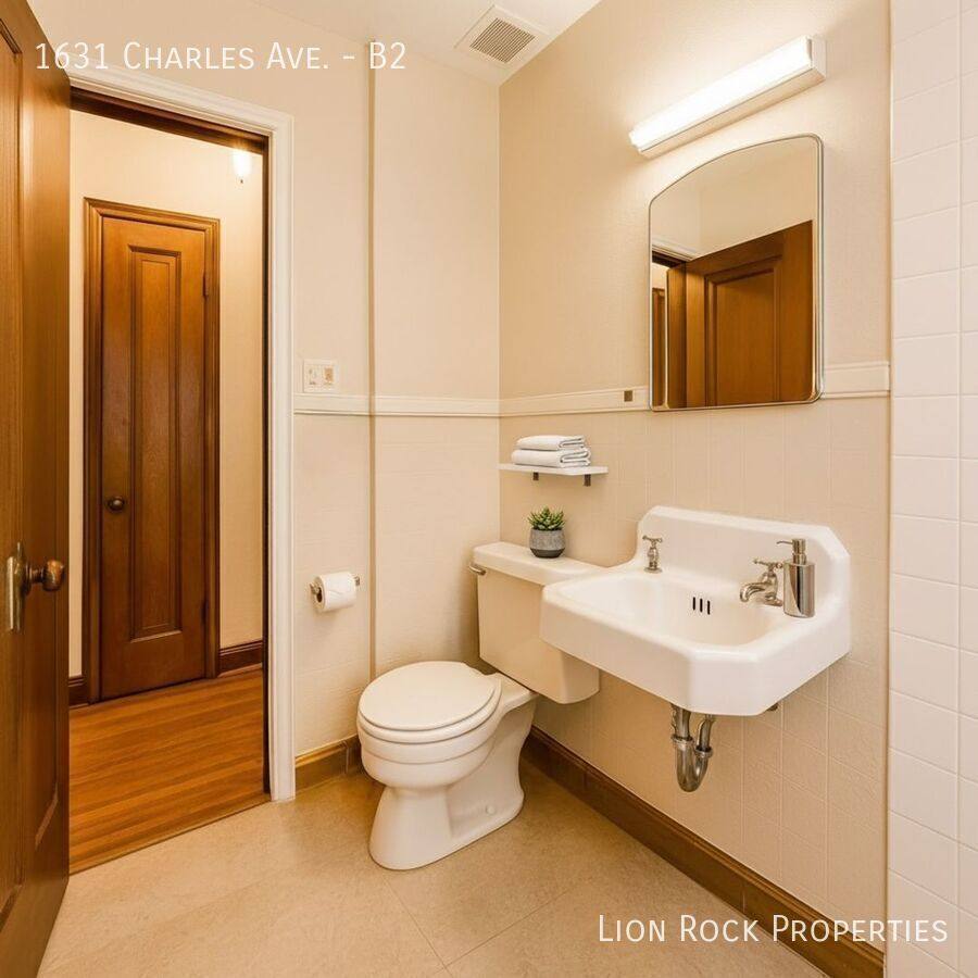 Apartment for rent at 1631 Charles Ave, Saint Paul, MN 55104