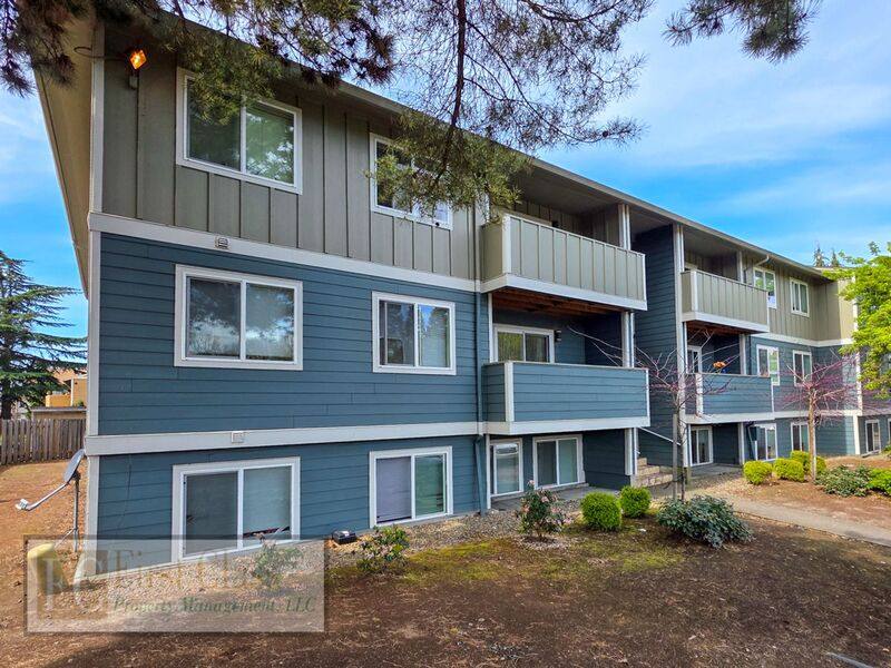 Apartment for rent at 17140 SW Heritage Court #135, Beaverton, OR 97006