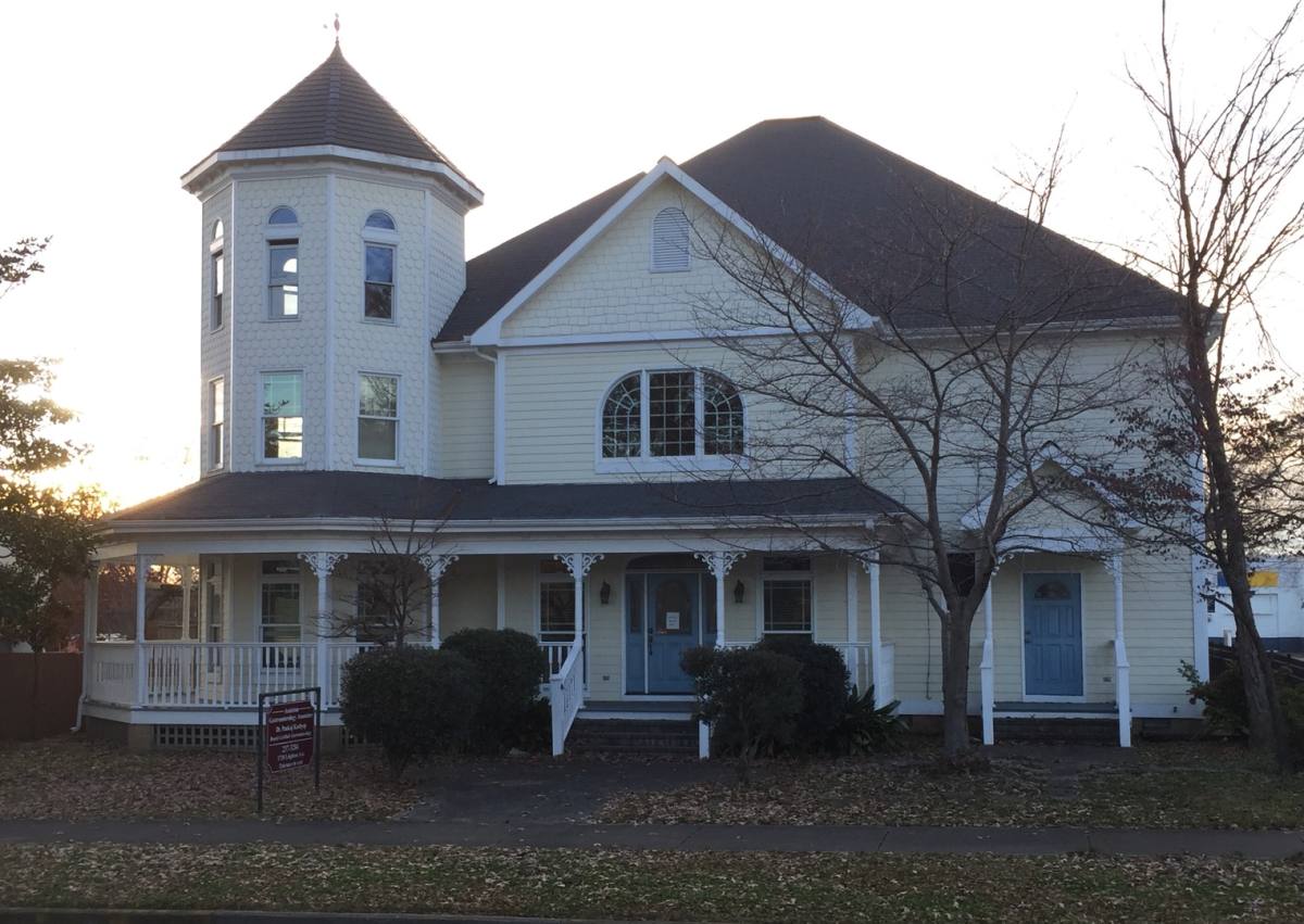 Apartment for rent at 1720 Leighton Ave, Anniston, AL 36207