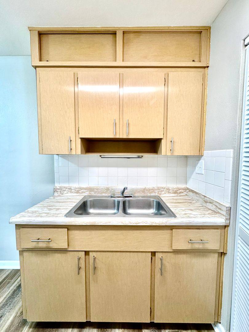 Apartment for rent at 1274 Highland Ave, Dayton, OH 45410