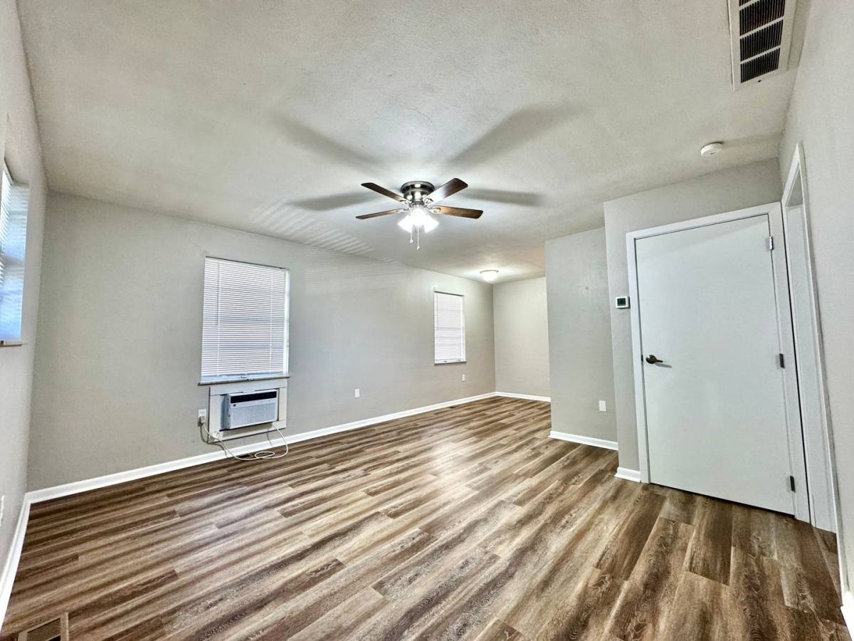 Apartment for rent at 1274 Highland Ave, Dayton, OH 45410