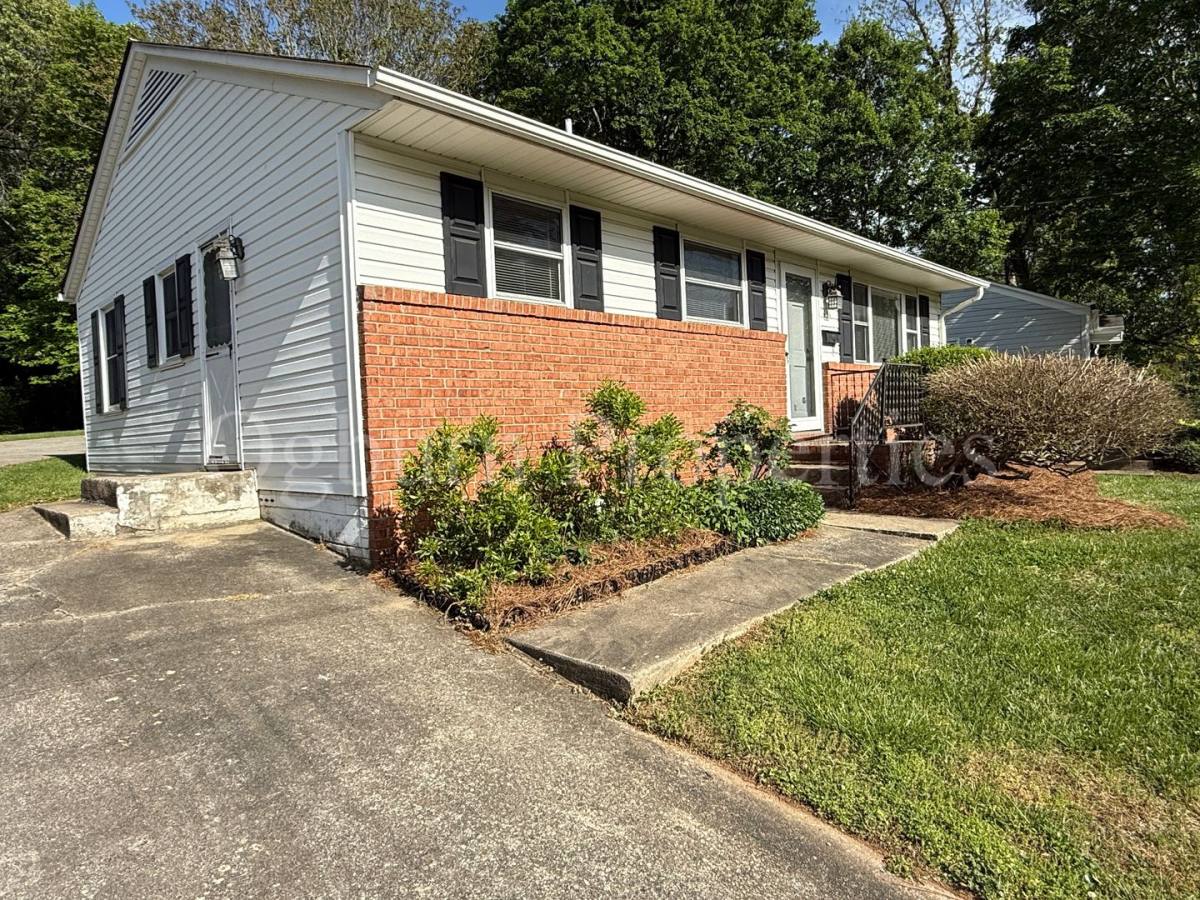 House for rent at 651 S Sunset Dr, Winston Salem, NC 27103