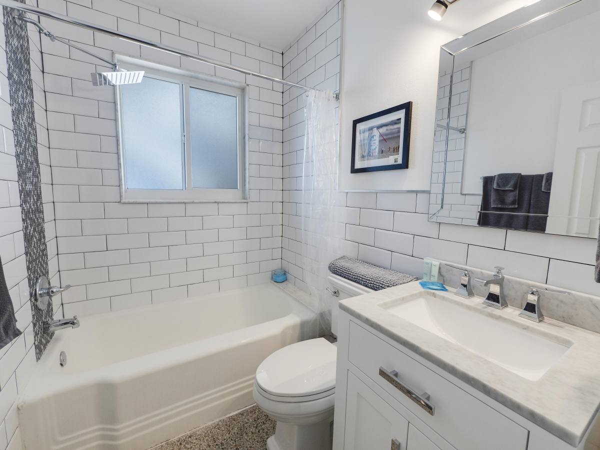 Apartment for rent at 1258 Beach Rd, West Palm Beach, FL 33404