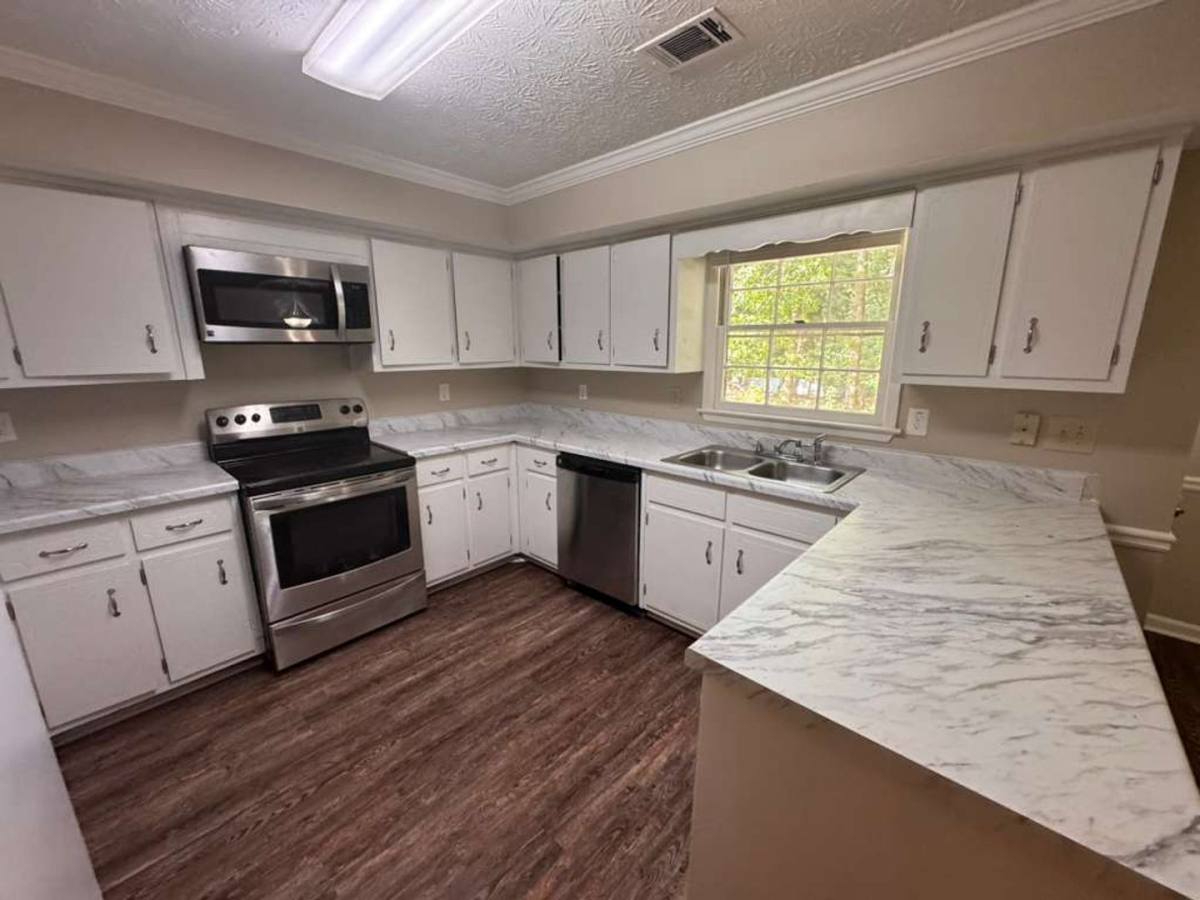 House for rent at 348 Freshman Dr, Lawrenceville, GA 30044