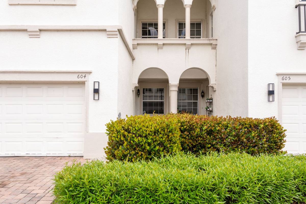 Townhouse for rent at 7029 Ambrosia Lane, Naples, FL 34119