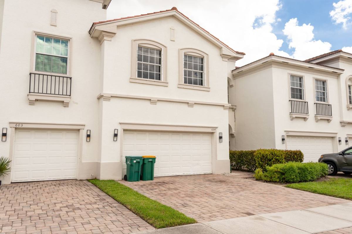 Townhouse for rent at 7029 Ambrosia Lane, Naples, FL 34119