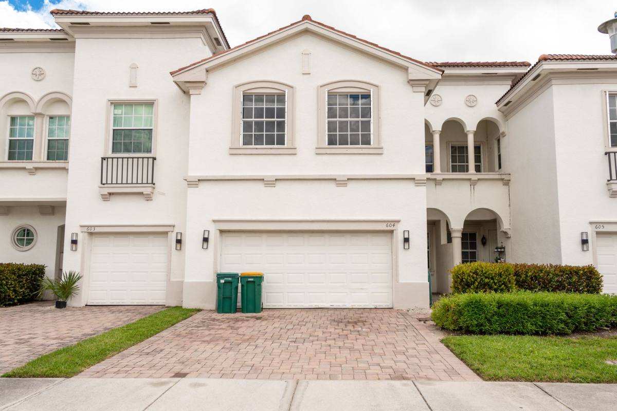 Townhouse for rent at 7029 Ambrosia Lane, Naples, FL 34119