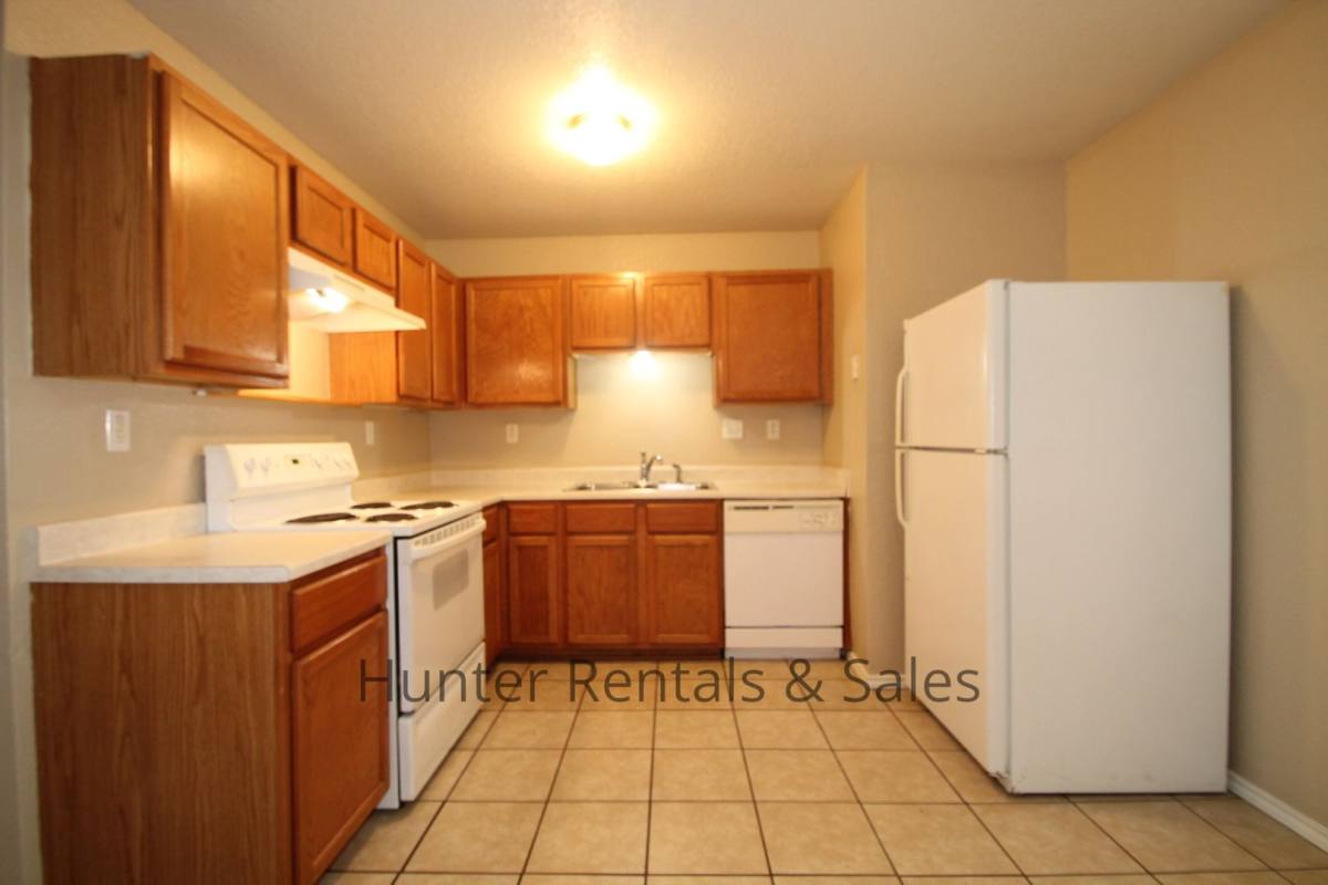 Townhouse for rent at 2809-D Leroy Circle, Killeen, TX 76542