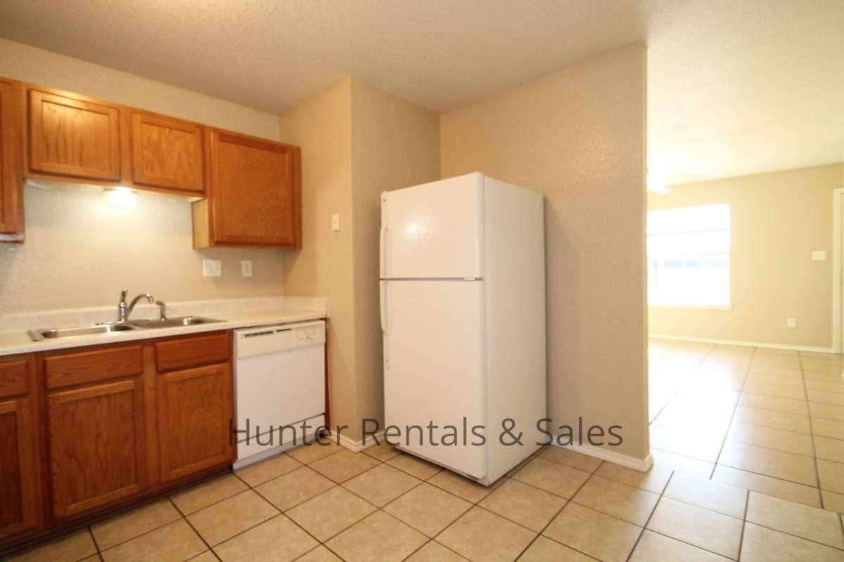 Townhouse for rent at 2809-D Leroy Circle, Killeen, TX 76542