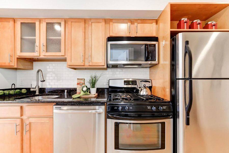 Condo for rent at 123 17th St SE #4, Washington, DC 20003