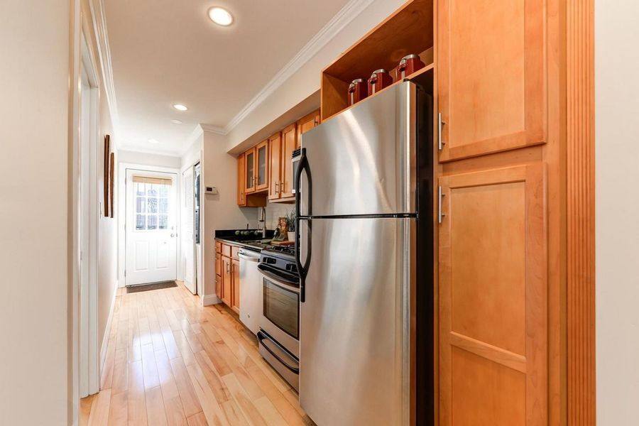 Condo for rent at 123 17th St SE #4, Washington, DC 20003
