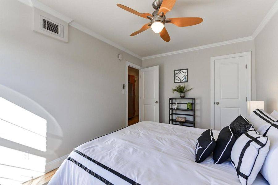 Condo for rent at 123 17th St SE #4, Washington, DC 20003
