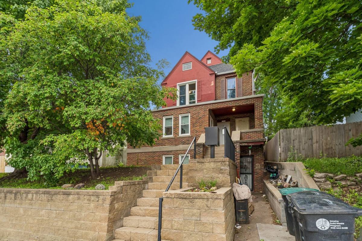 Apartment for rent at 1310 S 31st St, Omaha, NE 68105