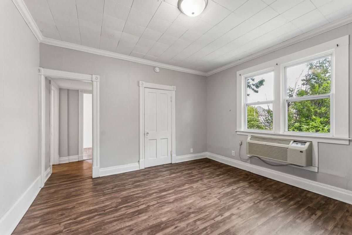 Apartment for rent at 1310 S 31st St, Omaha, NE 68105