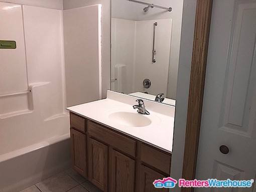 Townhouse for rent at 13874 52nd Ave N, Minneapolis, MN 55446