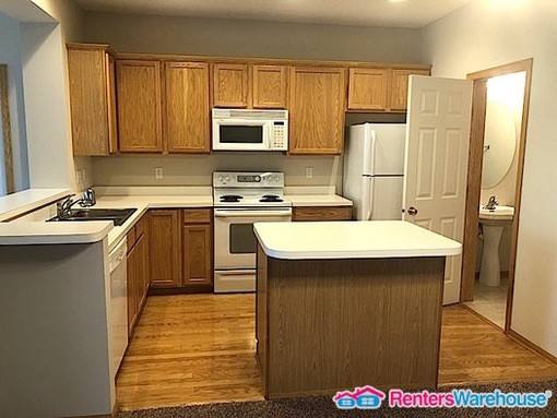 Townhouse for rent at 13874 52nd Ave N, Minneapolis, MN 55446