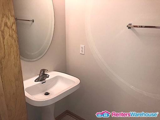 Townhouse for rent at 13874 52nd Ave N, Minneapolis, MN 55446
