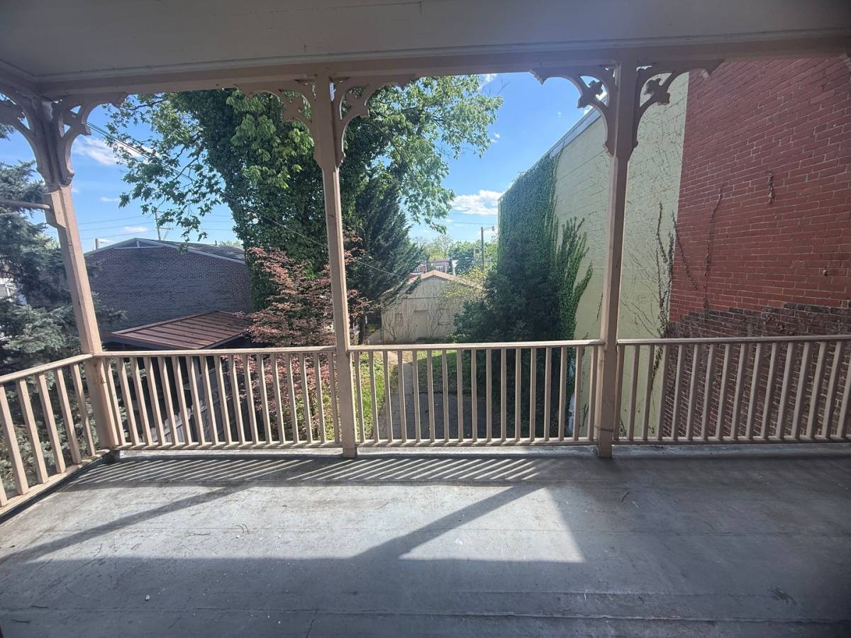 Apartment for rent at 36 W Pomfret St, Carlisle, PA 17013