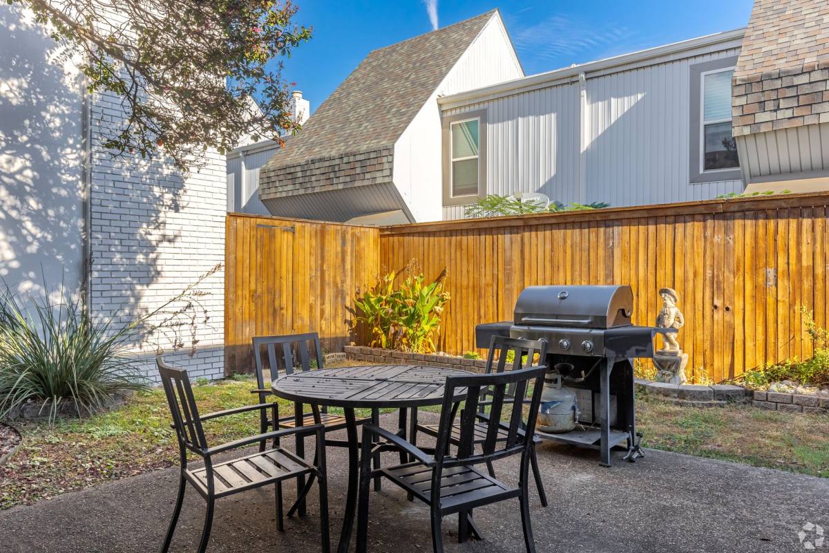 Apartment for rent at 4235 Cole Ave, Dallas, TX 75205