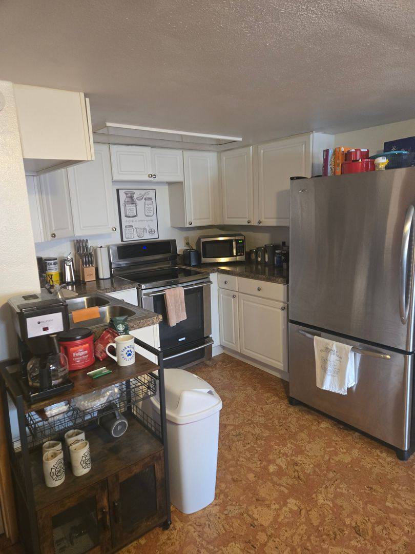 Apartment for rent at 408 Grant St, Van Meter, IA 50261