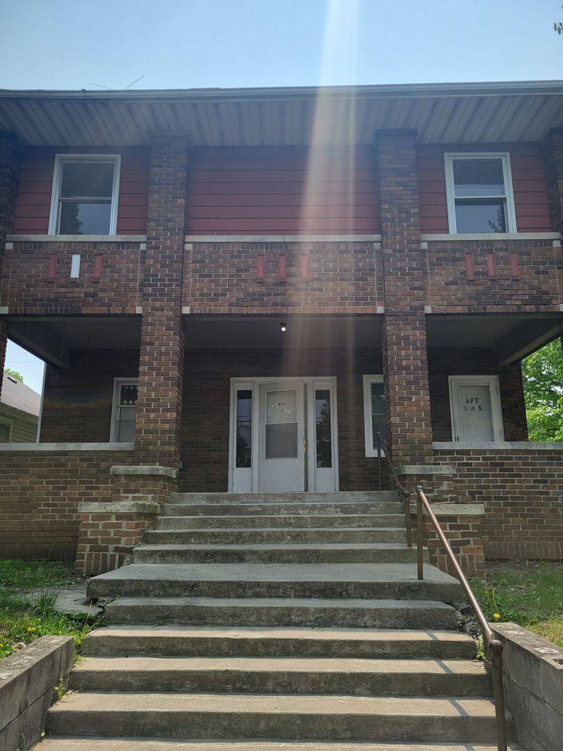 Apartment for rent at 205 E Willard St, Muncie, IN 47302