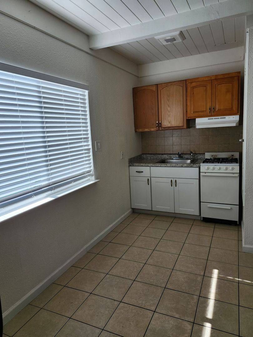 Apartment for rent at 822 W Ave, Santa Rosa, CA 95407