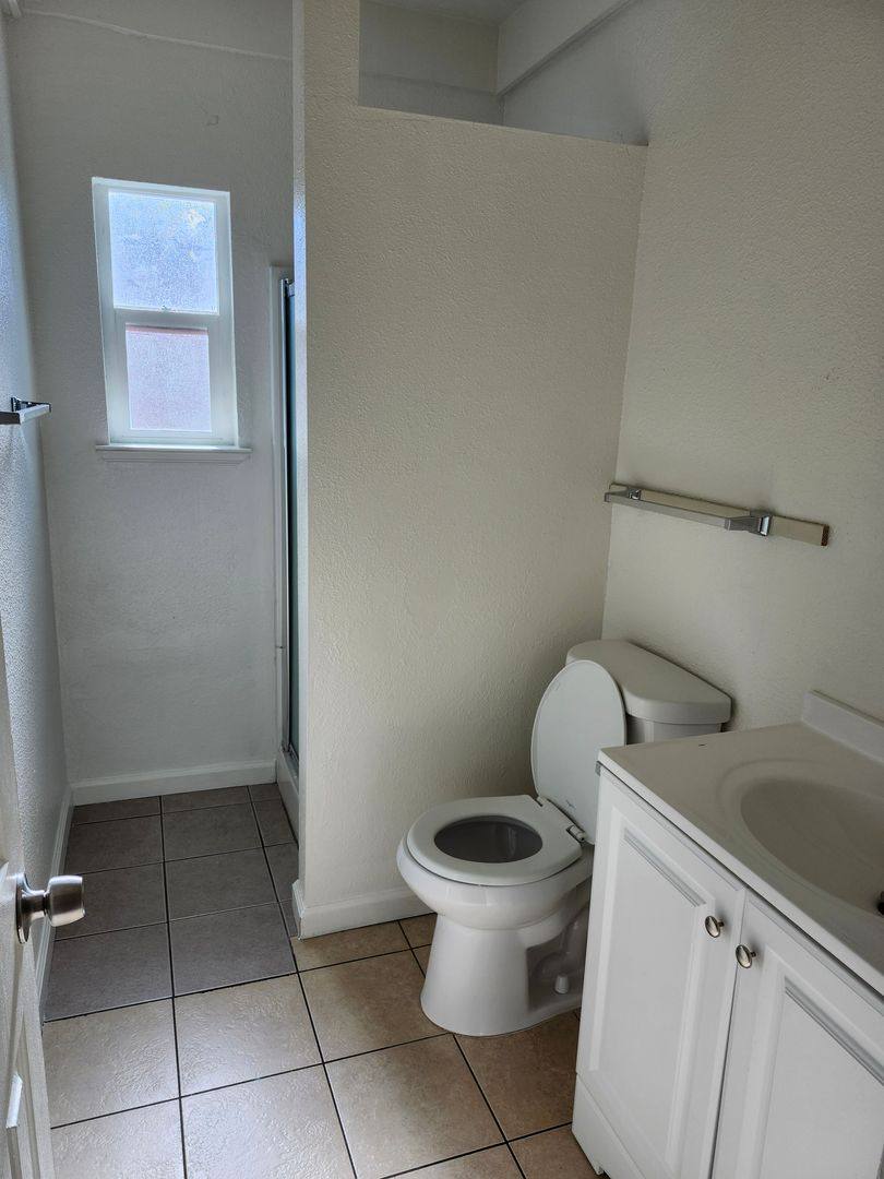 Apartment for rent at 822 W Ave, Santa Rosa, CA 95407
