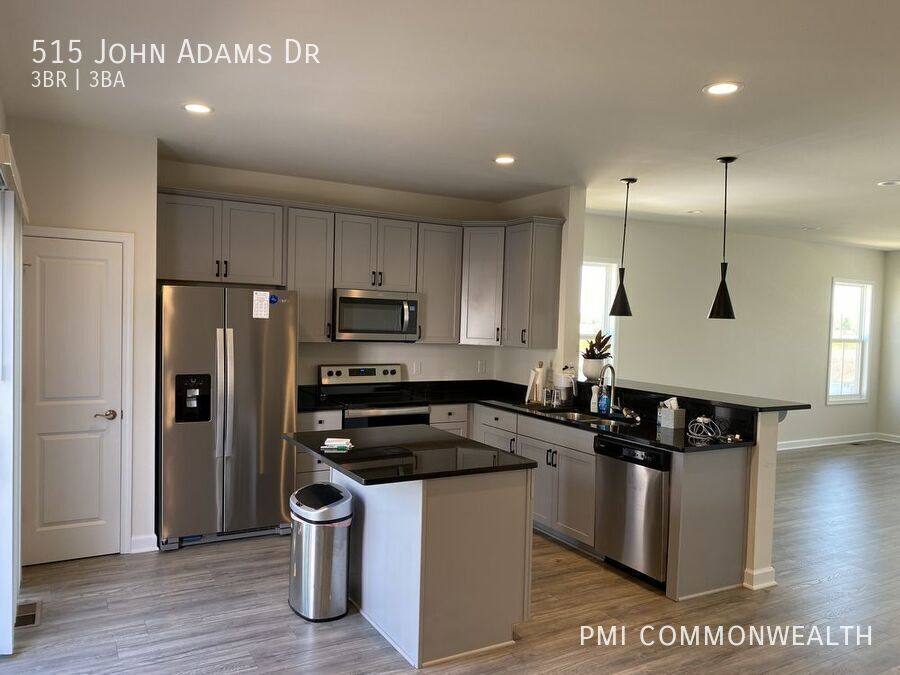 Townhouse for rent at 515 John Adams Dr, Christiansburg, VA 24073