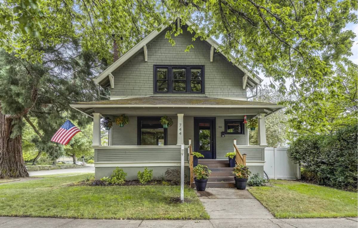 House for rent at 744 SW 14th St, Corvallis, OR 97330