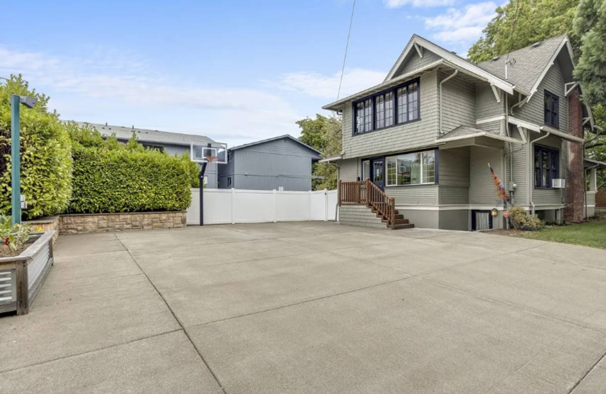 House for rent at 744 SW 14th St, Corvallis, OR 97330