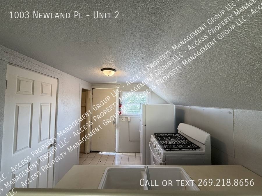 Townhouse for rent at 1003 Newland Place #2, Kalamazoo, MI 49001