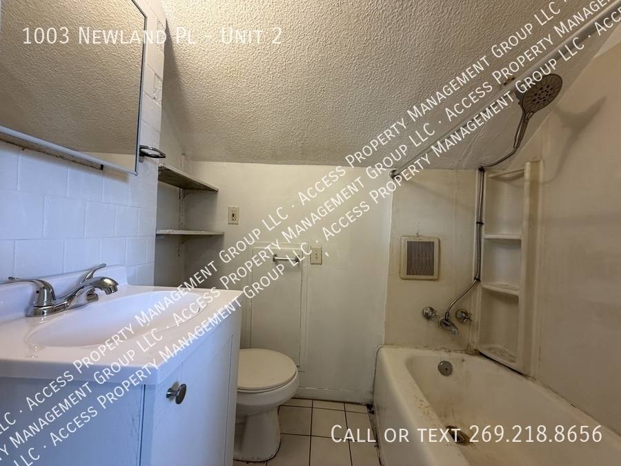 Townhouse for rent at 1003 Newland Place #2, Kalamazoo, MI 49001