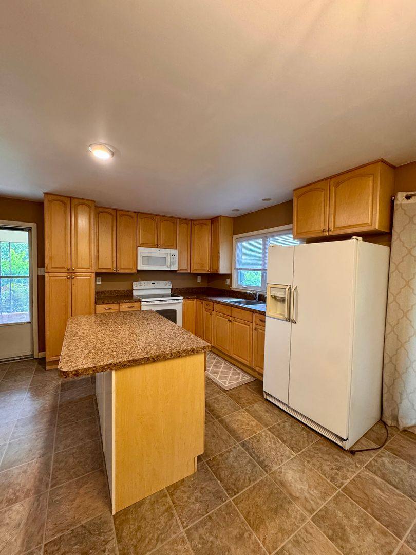House for rent at 8861 Pats Lane, McGaheysville, VA 22840