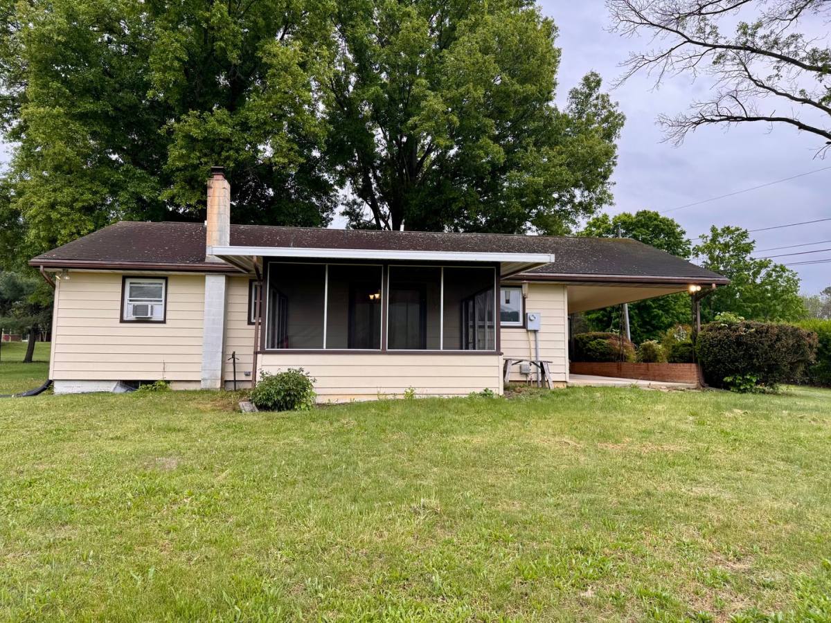 House for rent at 8861 Pats Lane, McGaheysville, VA 22840