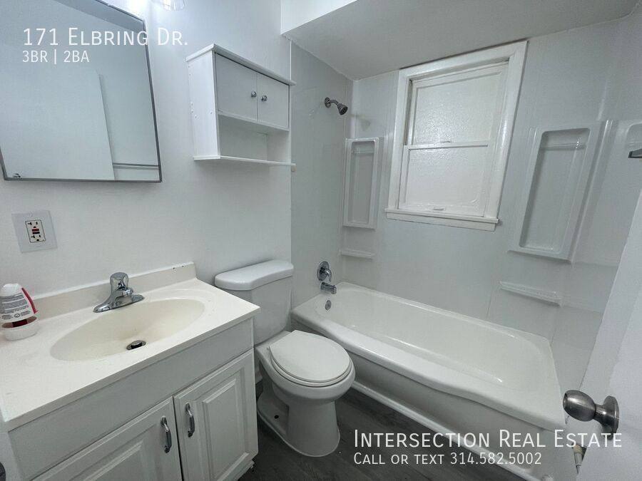 House for rent at 171 Elbring Dr, Saint Louis, MO 63135