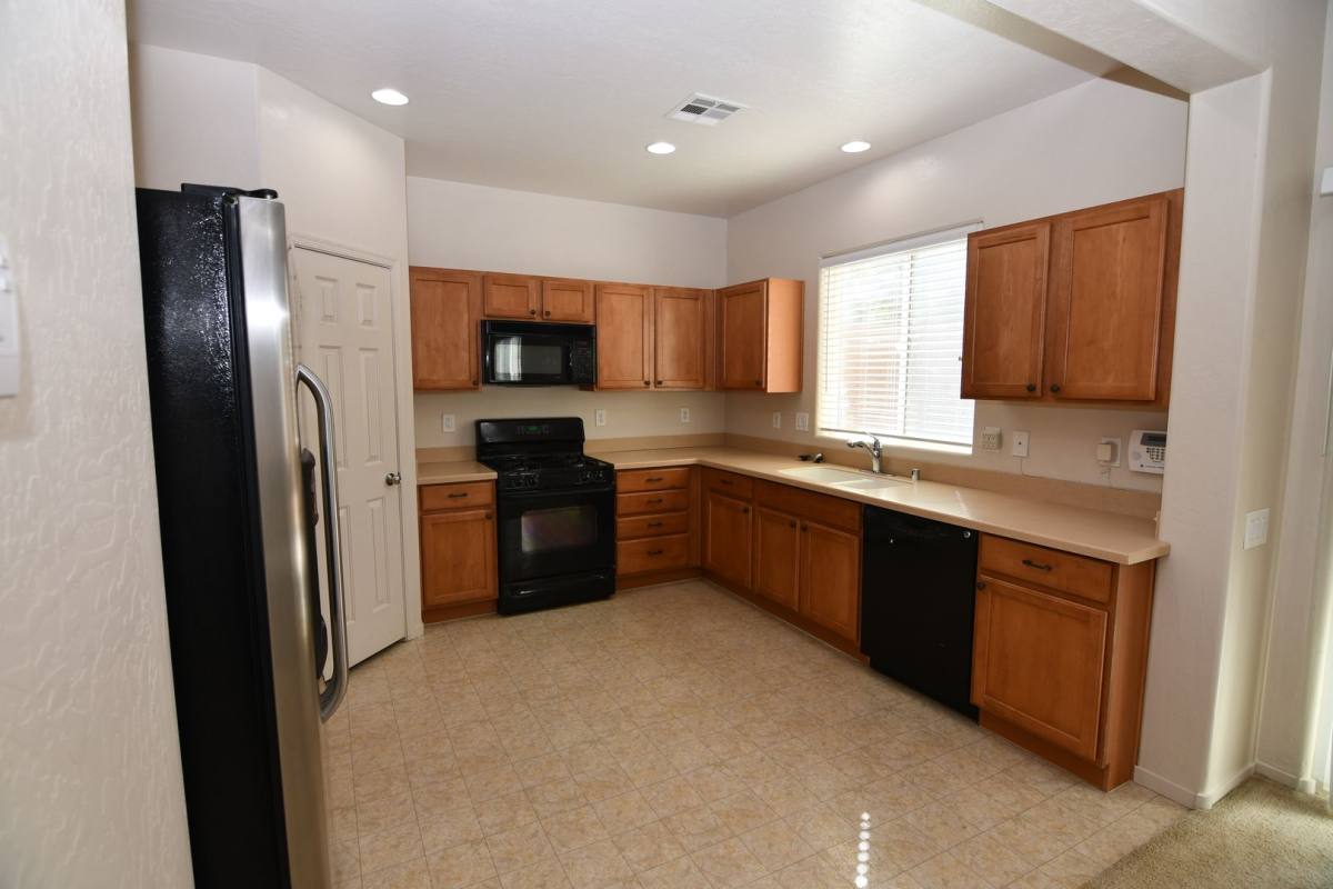 House for rent at 2689 Niddrie Ave, Henderson, NV 89044
