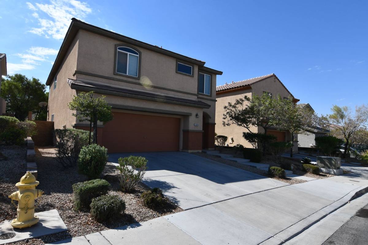 House for rent at 2689 Niddrie Ave, Henderson, NV 89044
