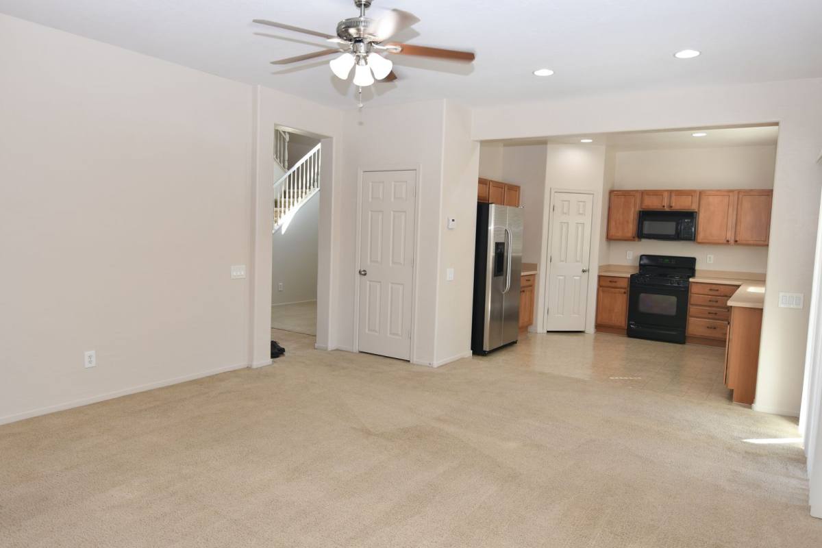House for rent at 2689 Niddrie Ave, Henderson, NV 89044