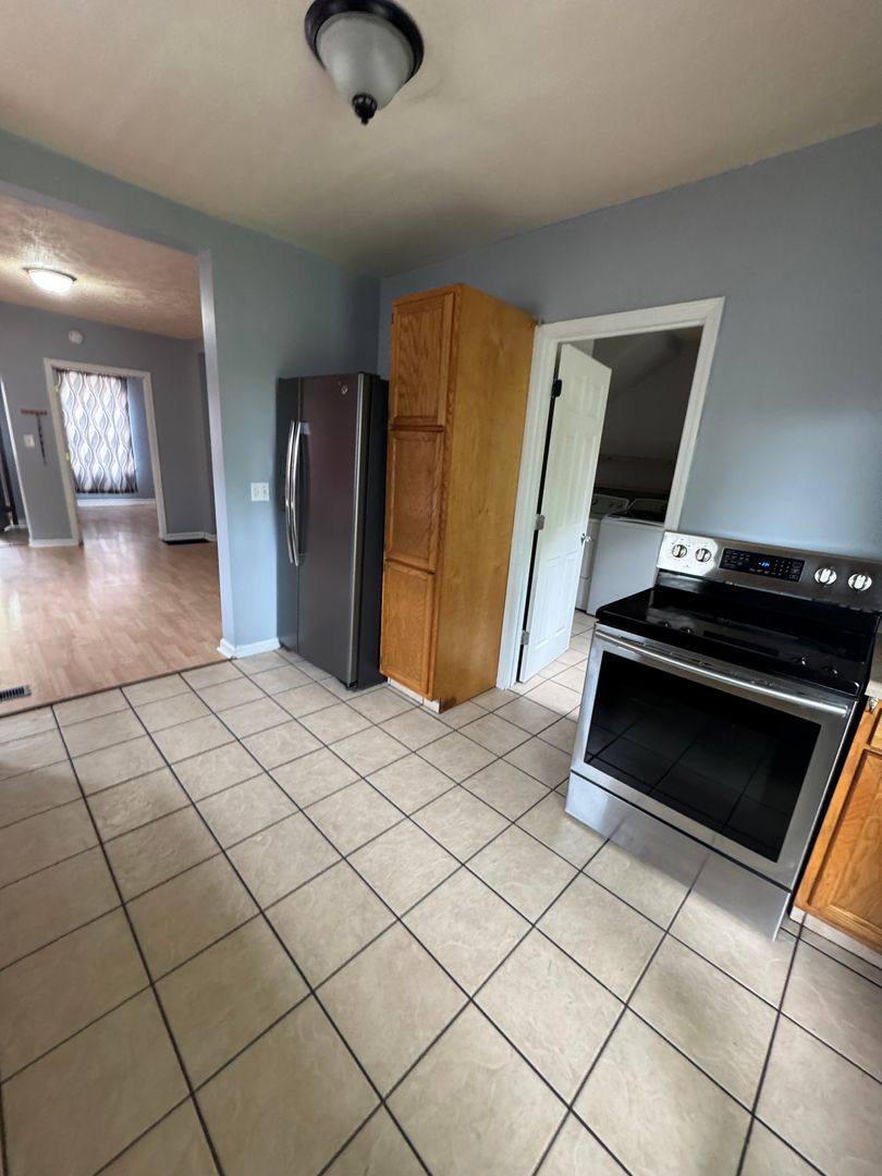 House for rent at 1251 Lafayette Ave NE, Grand Rapids, MI 49505