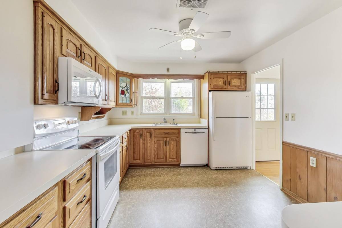 House for rent at 1208 Pinewood Dr, Frederick, MD 21701