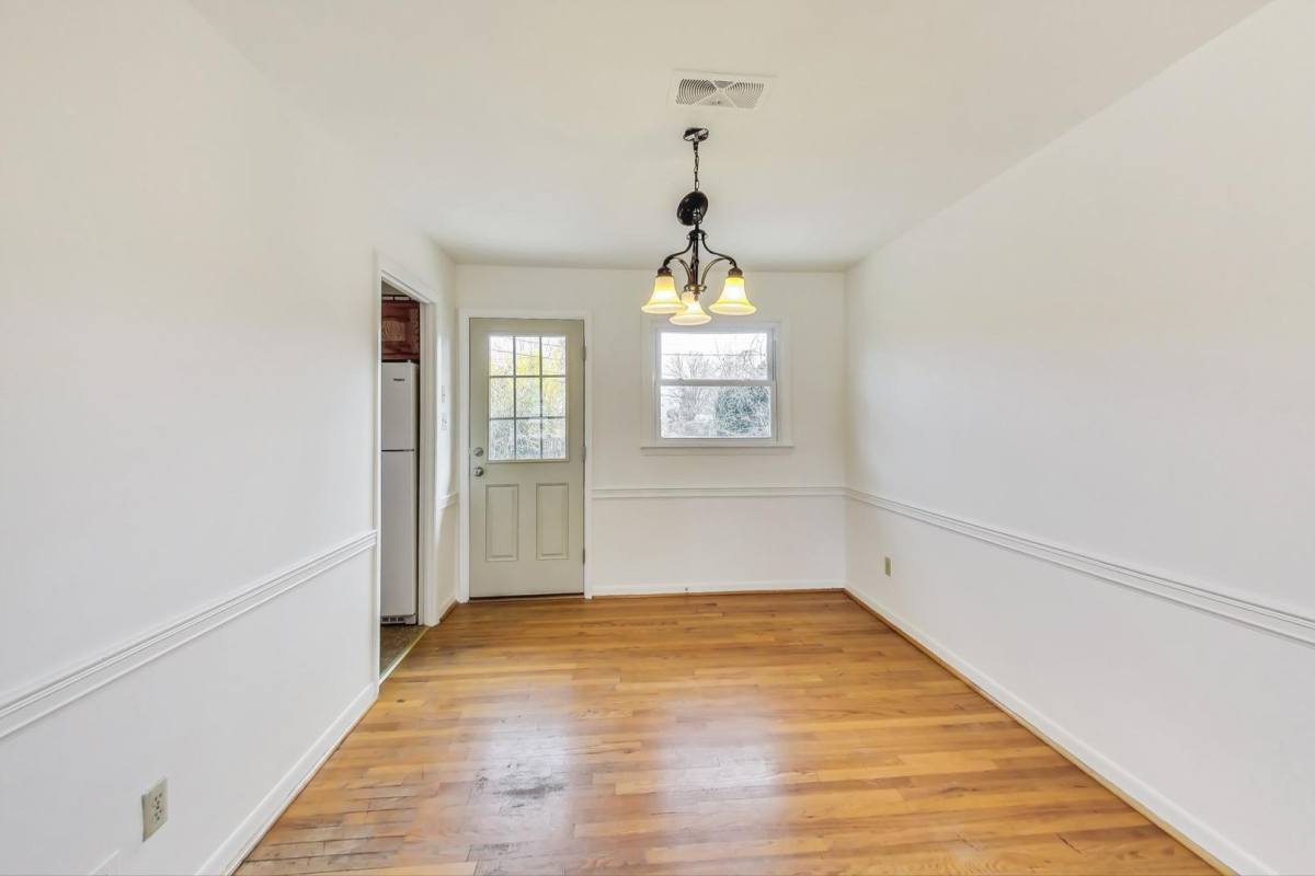 House for rent at 1208 Pinewood Dr, Frederick, MD 21701