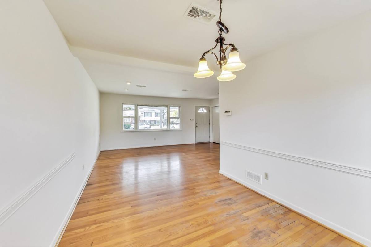 House for rent at 1208 Pinewood Dr, Frederick, MD 21701