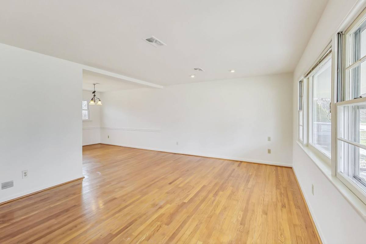 House for rent at 1208 Pinewood Dr, Frederick, MD 21701