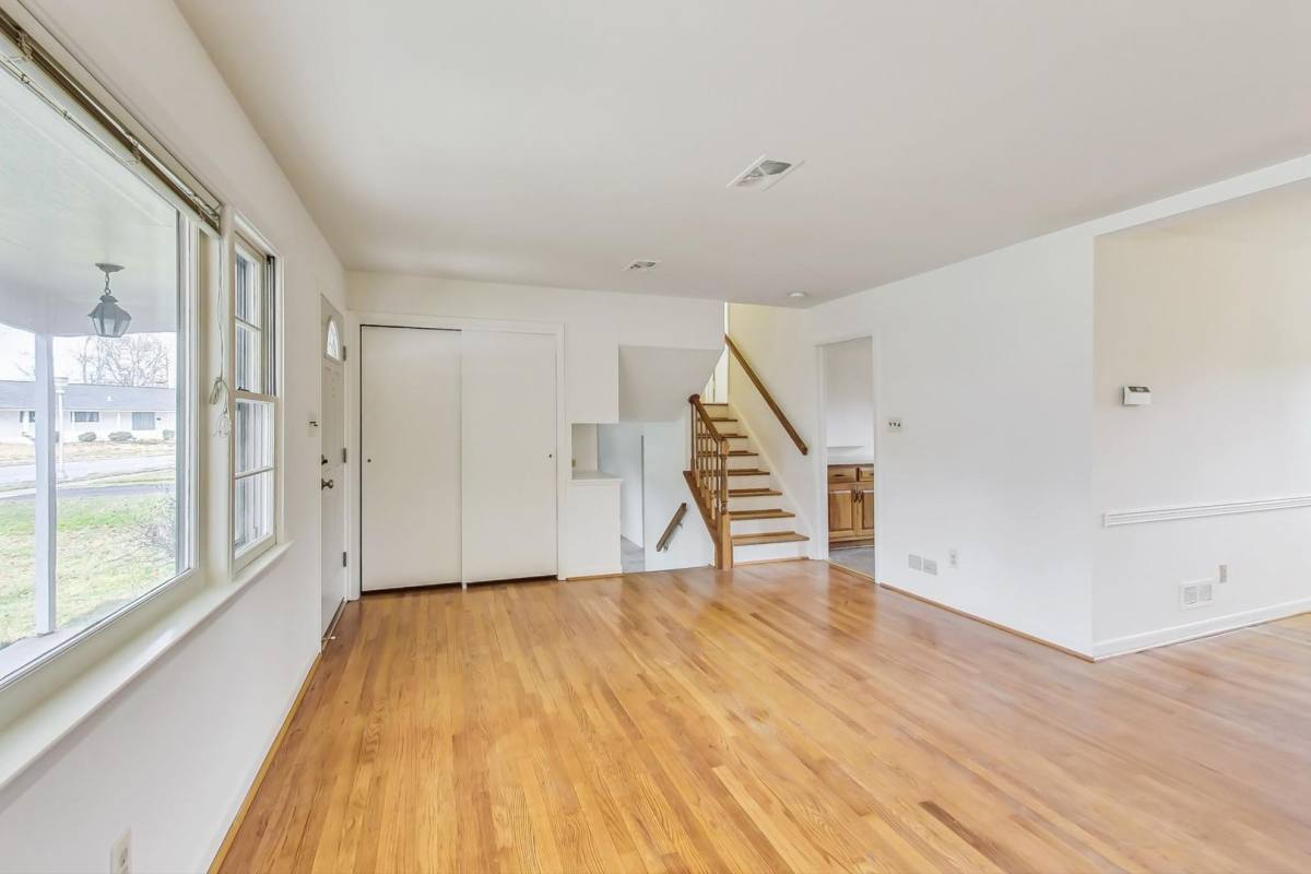 House for rent at 1208 Pinewood Dr, Frederick, MD 21701