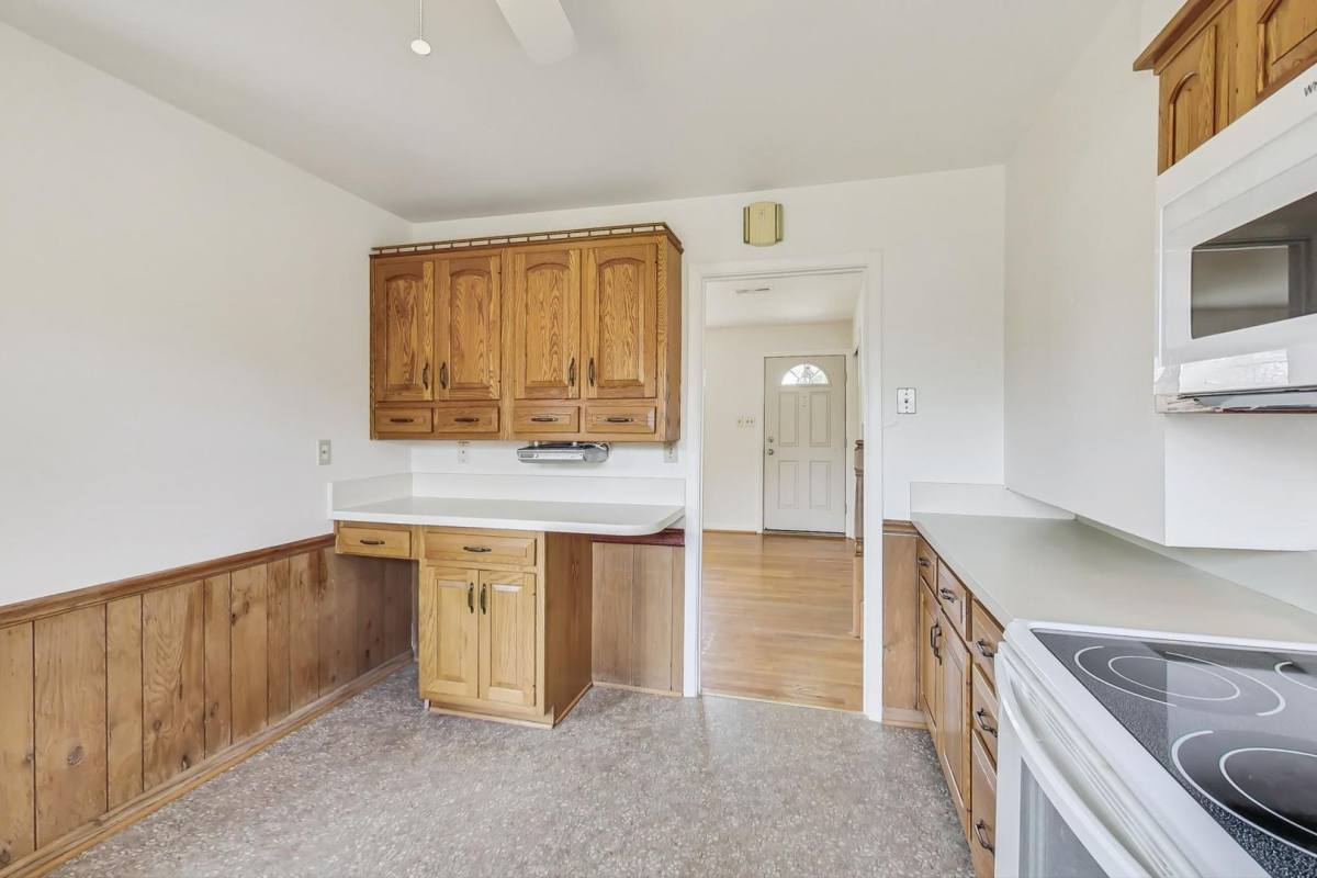 House for rent at 1208 Pinewood Dr, Frederick, MD 21701