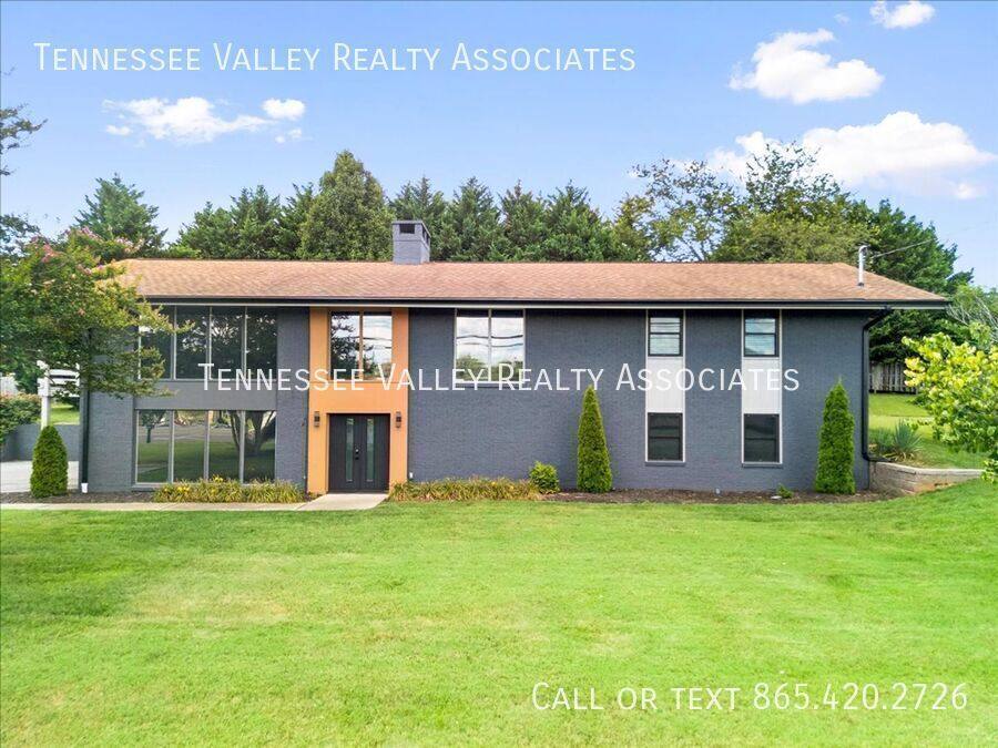 House for rent at 813 N Cedar Bluff Rd, Knoxville, TN 37923
