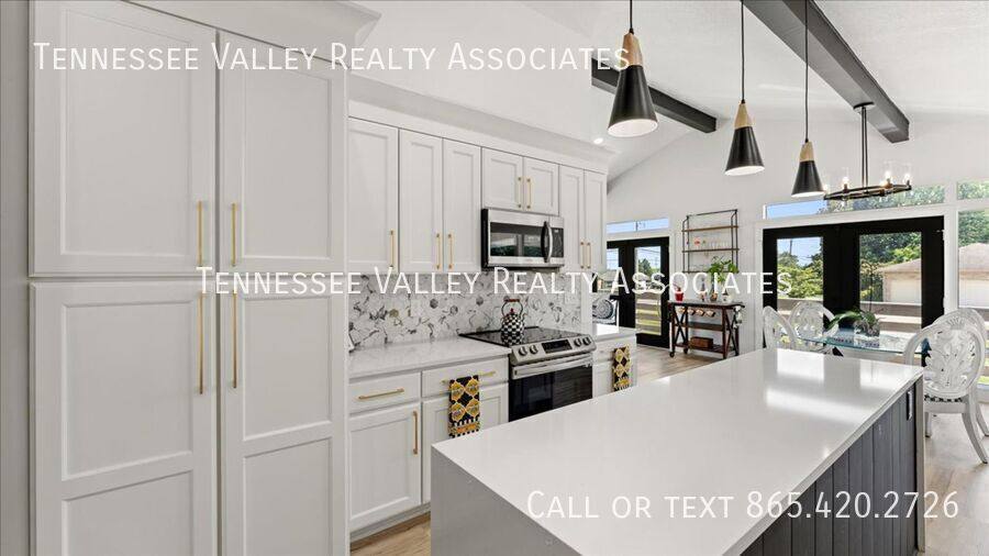 House for rent at 813 N Cedar Bluff Rd, Knoxville, TN 37923