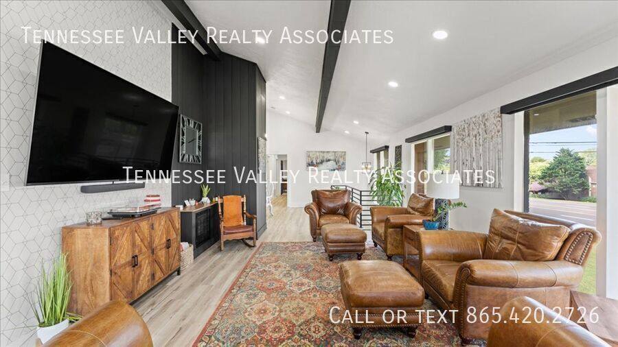 House for rent at 813 N Cedar Bluff Rd, Knoxville, TN 37923