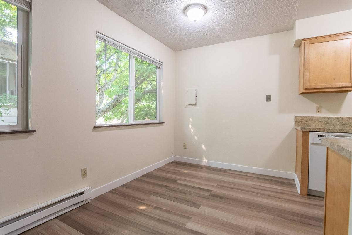 Apartment for rent at 2232 SE Pine, Portland, OR 97214