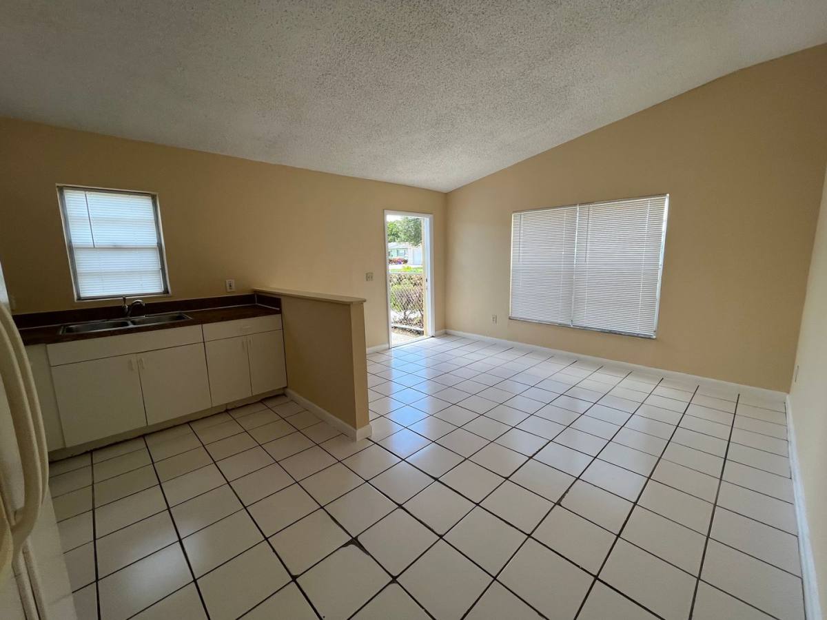 Apartment for rent at 1058-1060 W 7th St, West Palm Beach, FL 33404